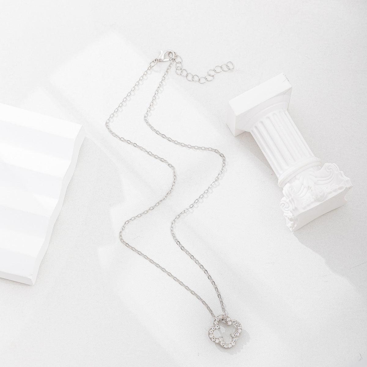 WOMENS NECKLACES